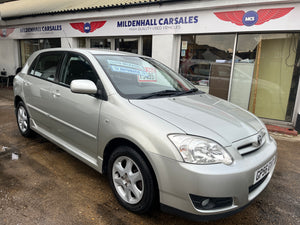 Toyota corolla 1.6 Automatic Hatchback LOW MILES!