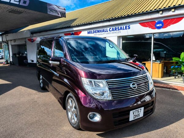 NISSAN ELGRAND - ONLY 64000 MILES!!